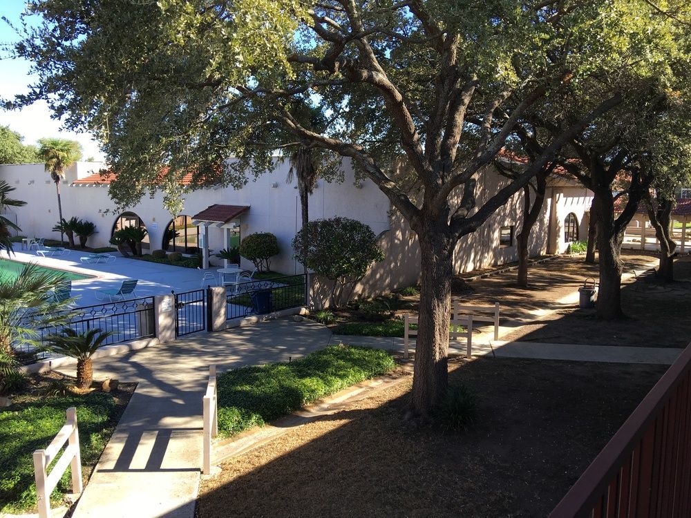 Days Inn By Wyndham Uvalde Exterior foto
